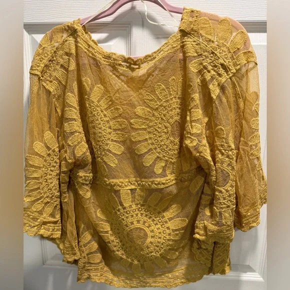Umgee Mustard Yellow Lace Boho Blouse | NWT | Size Small | Crochet Floral Top - Picture 7 of 10